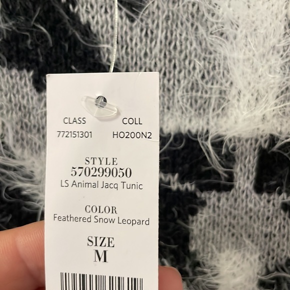 White House Black Market Sweater - Picture 3 of 8